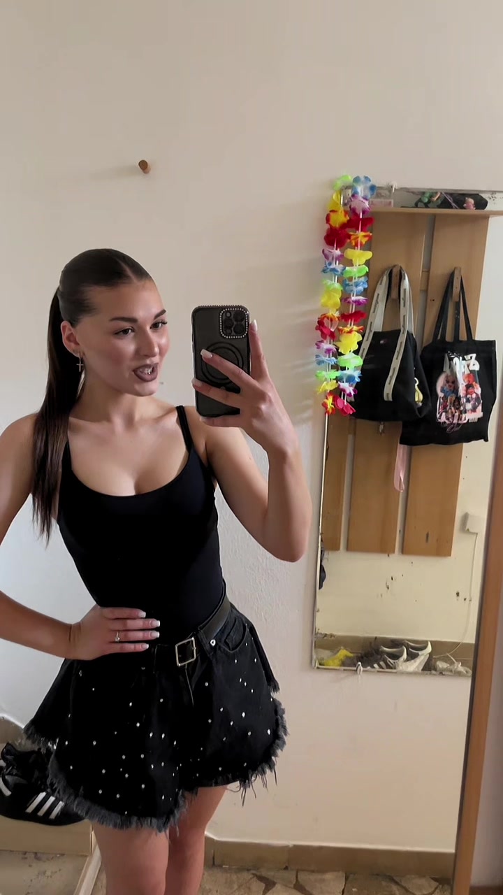 @𝓘ana⌛️