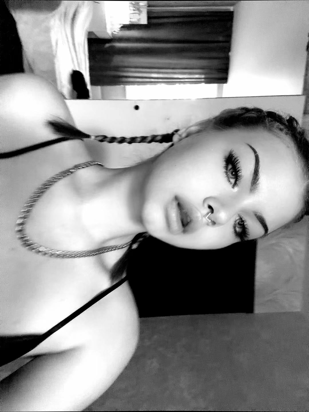 @_.viviixy