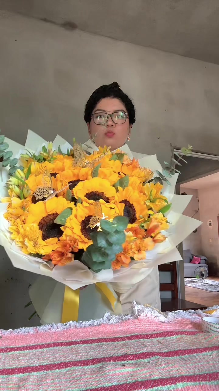 @flowersvillagearteconlistones