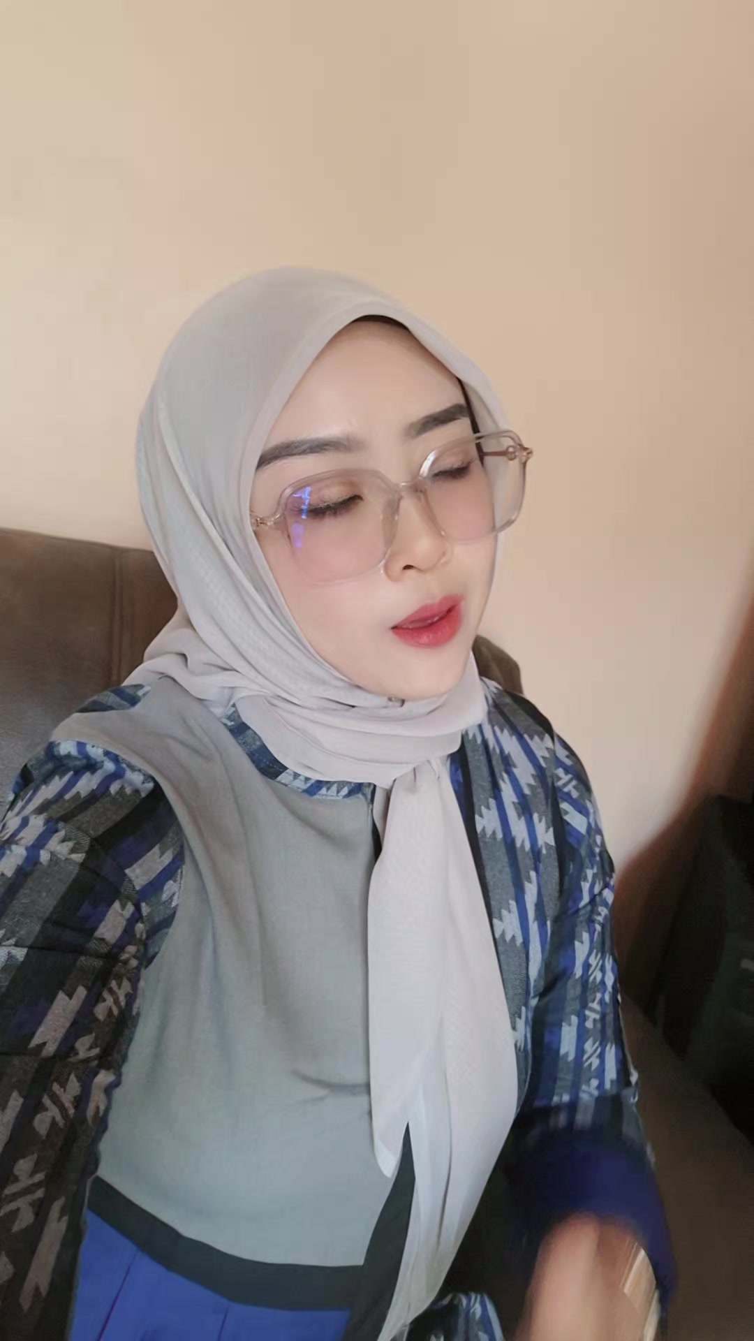 @Sofybintang