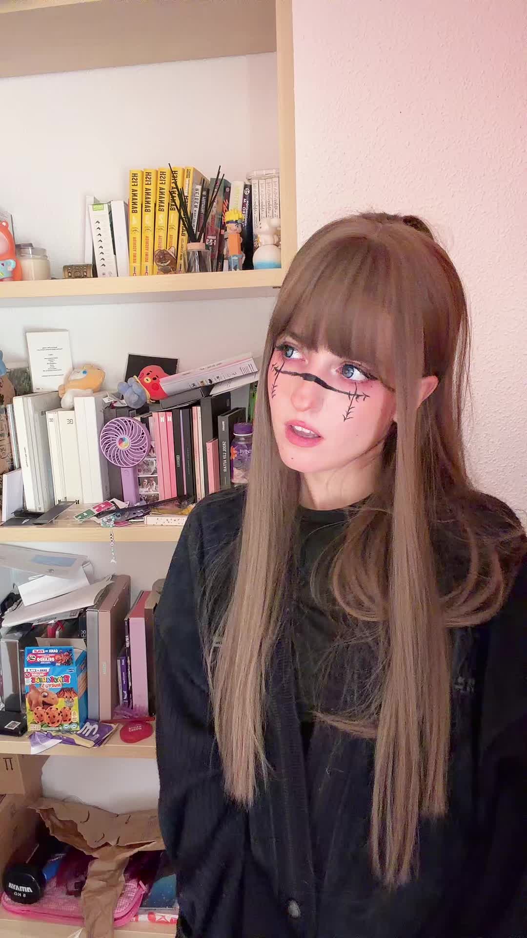 @Akko