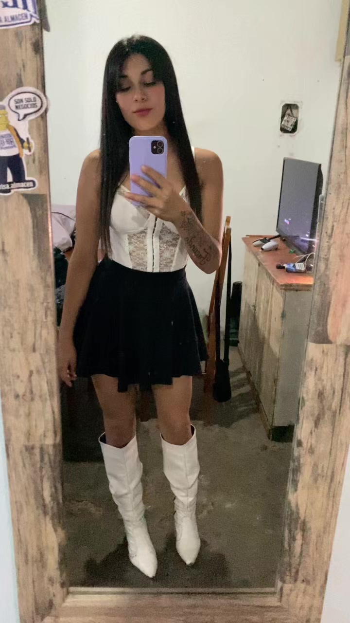 @𝑳𝒖𝒄𝒊𝒂 𝑴𝒂𝒄𝒂𝒓𝒆𝒏𝒂😘