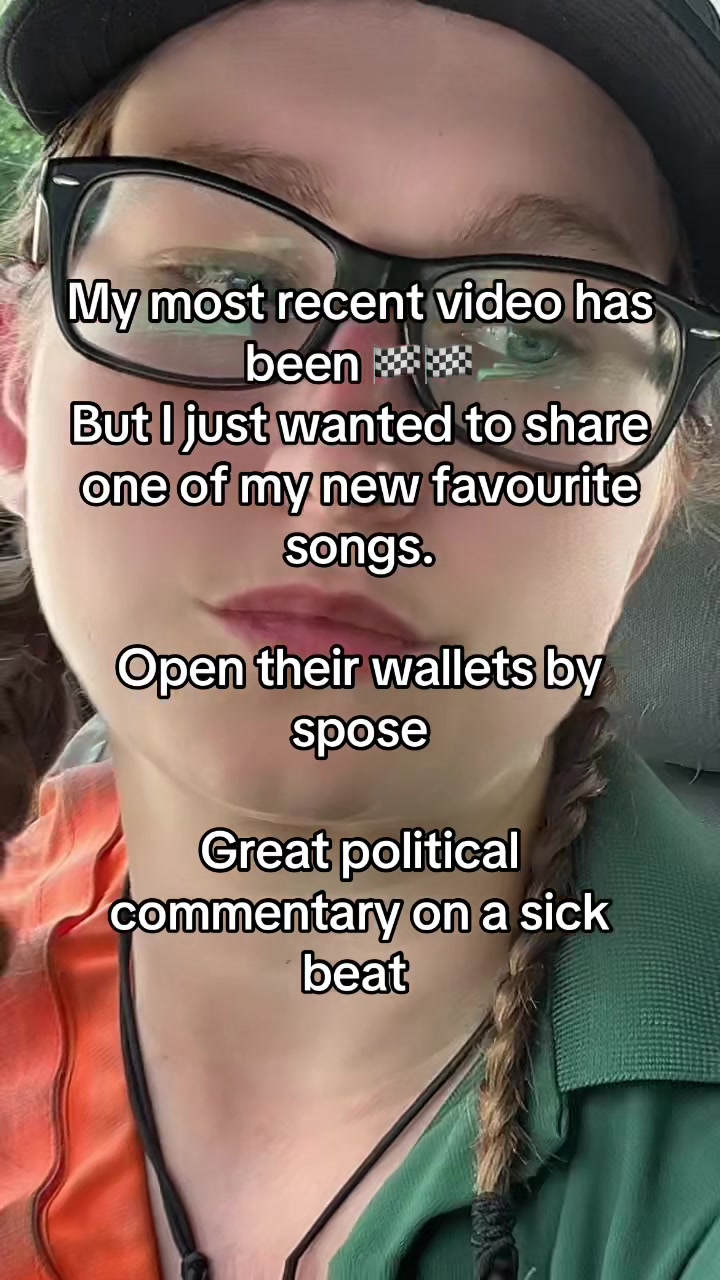 @🇨🇦 Ash Kingslor Writes🇨🇦