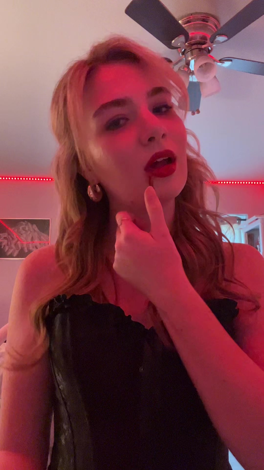 @𝒦𝒶𝒾𝓉𝓁𝓎𝓃