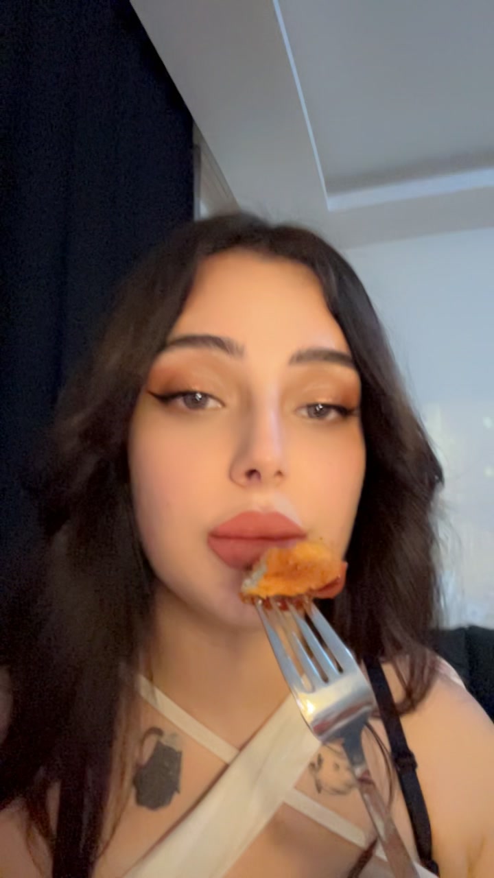 @Özgemssi 💅🏻