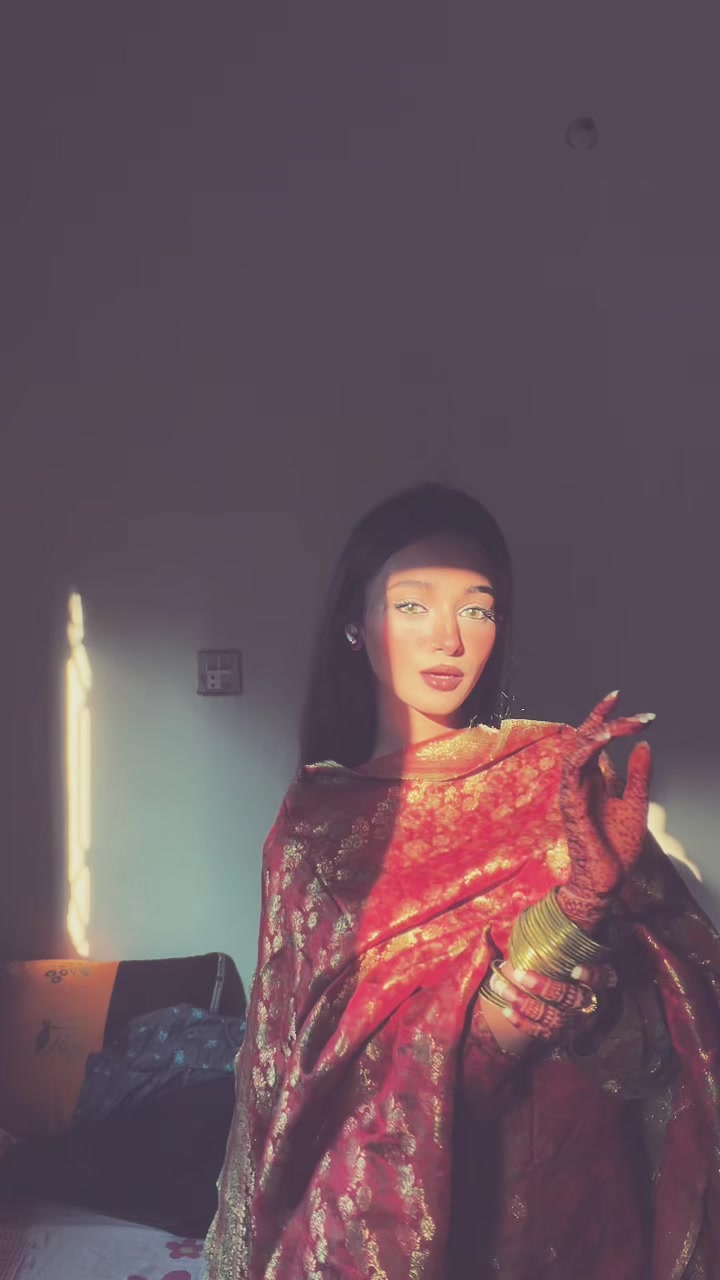 @ayeshaazhar_official