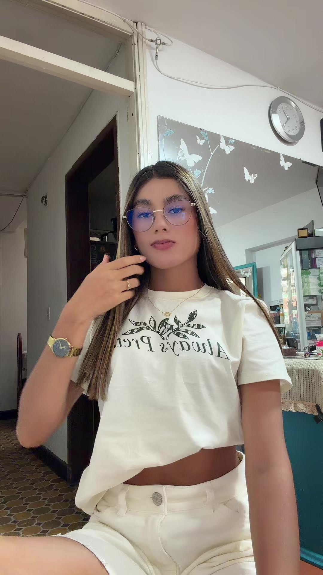 @Laurita