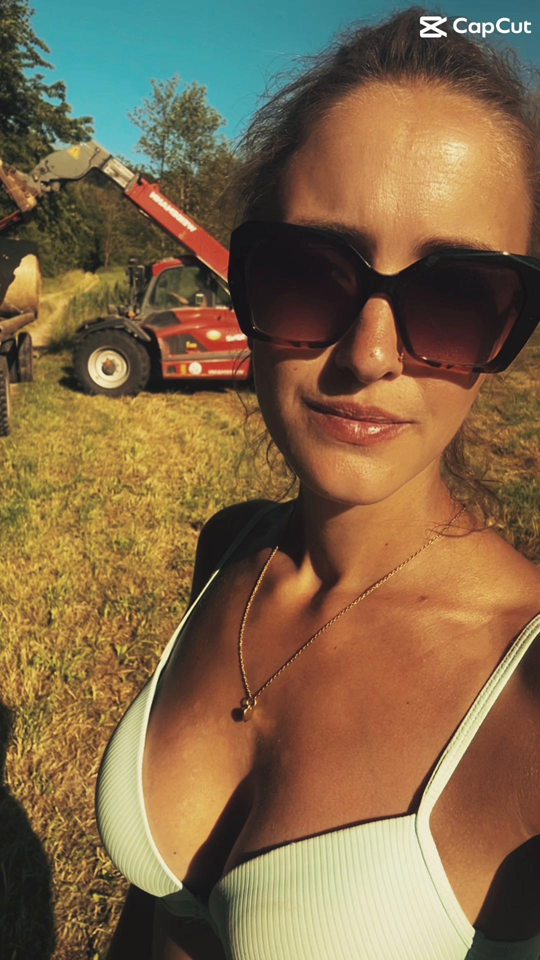 @Farmgirl_jasmin