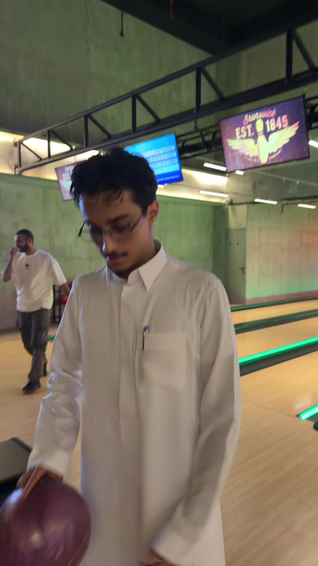 @AZIZ 📸