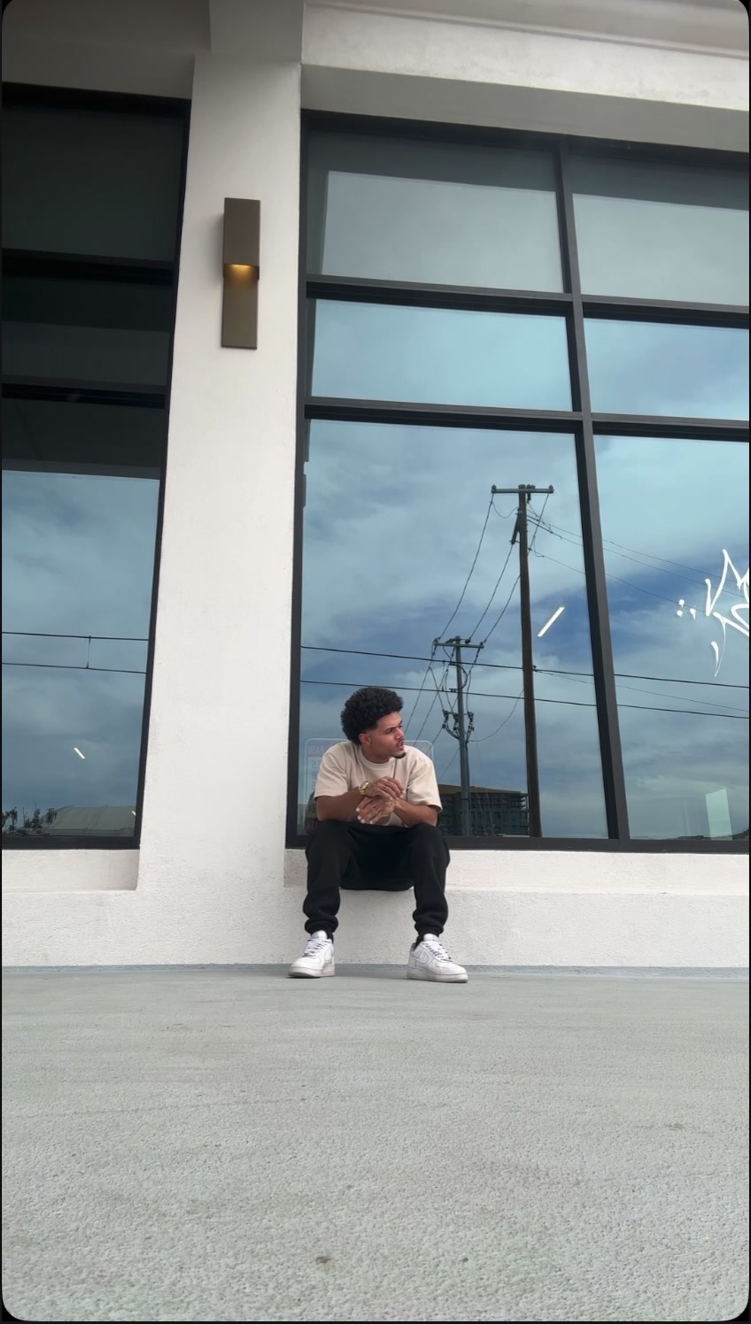 @deemakeithappen_