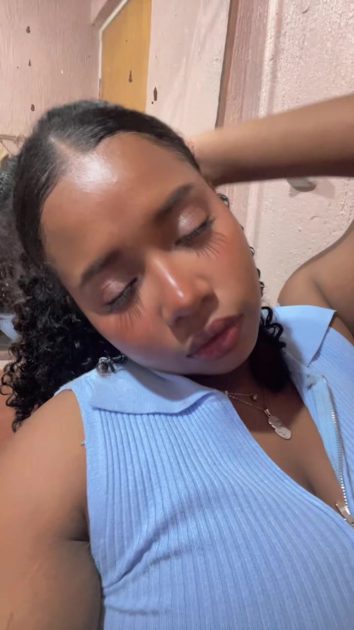 @Yisella