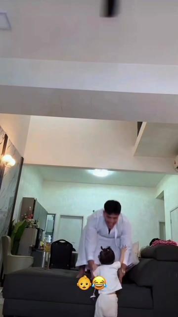 @ÇuT AdAaJa😋