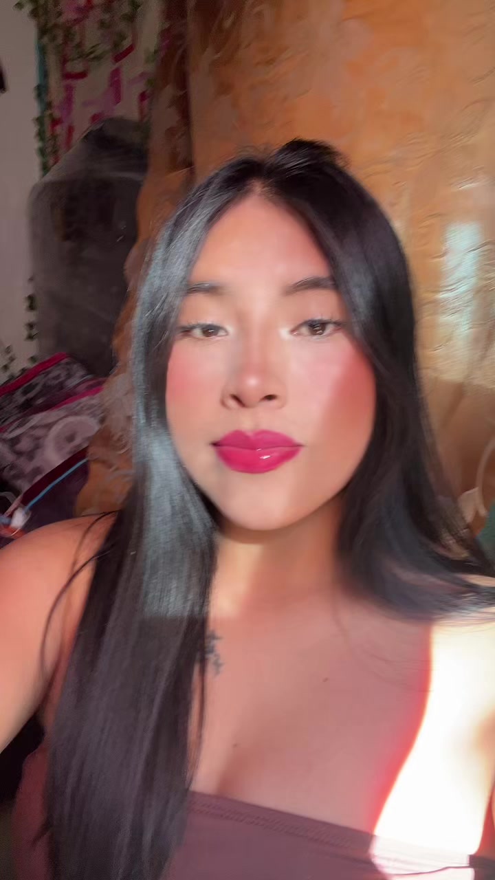 @oliviaarenaz