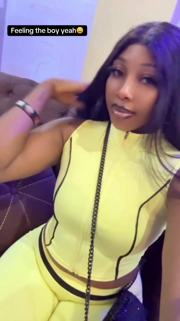 @Curvywini:)ᥫ᭡🎀🦋💕