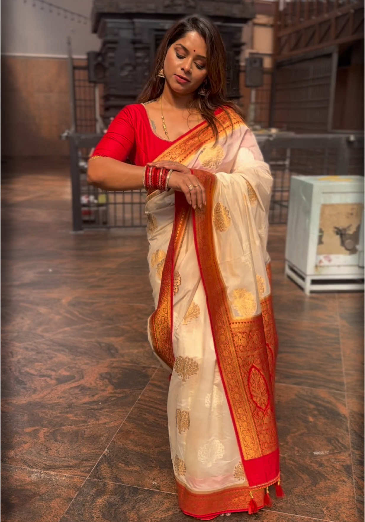 @DhanyaaR