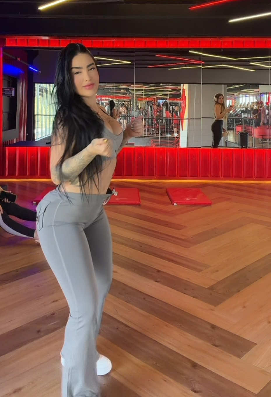 @MC MIRELLA
