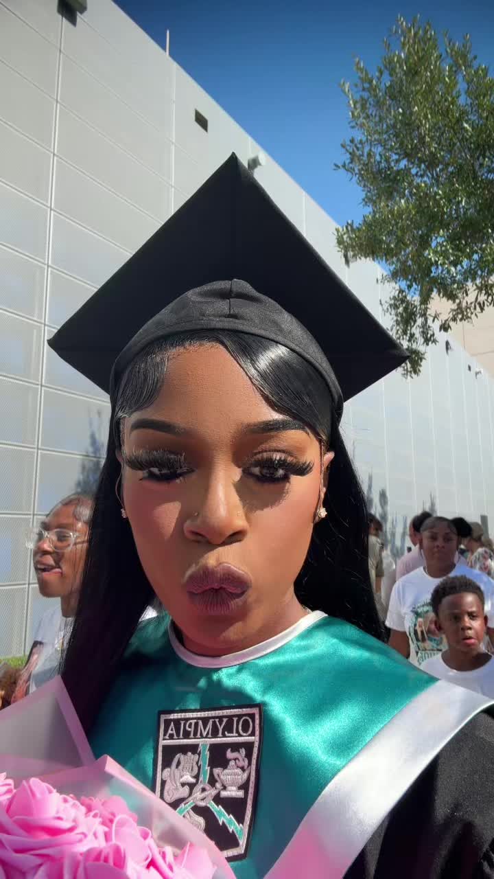 @sandieemoniquee