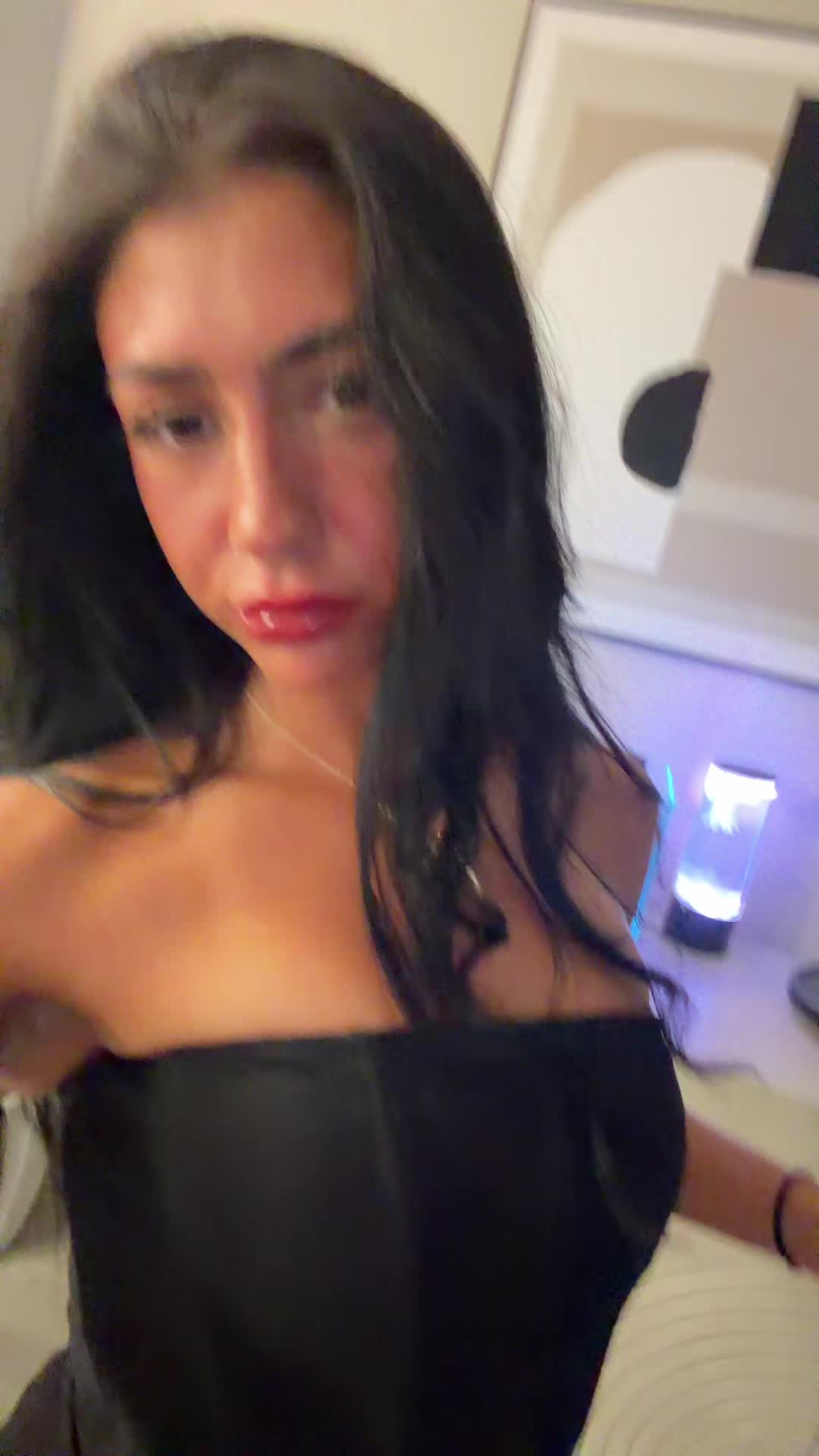@alexaalbanese
