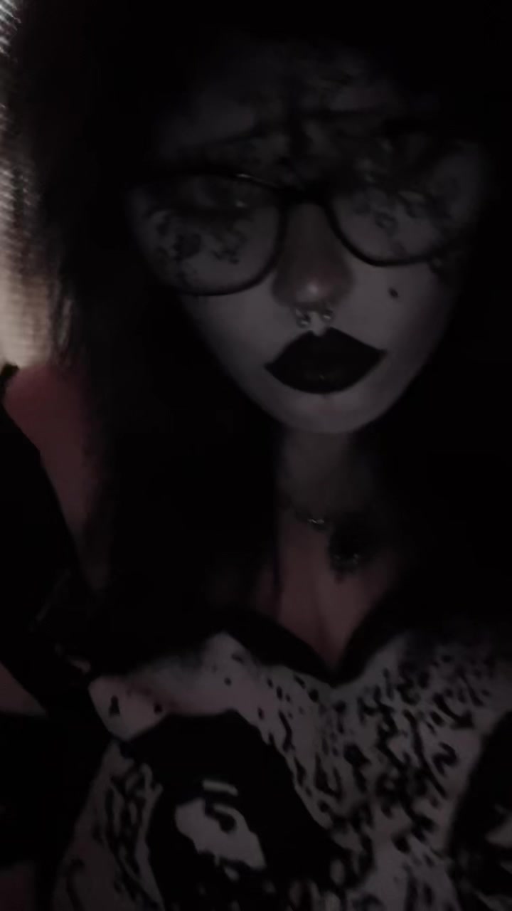 @⦻eleanor⦻