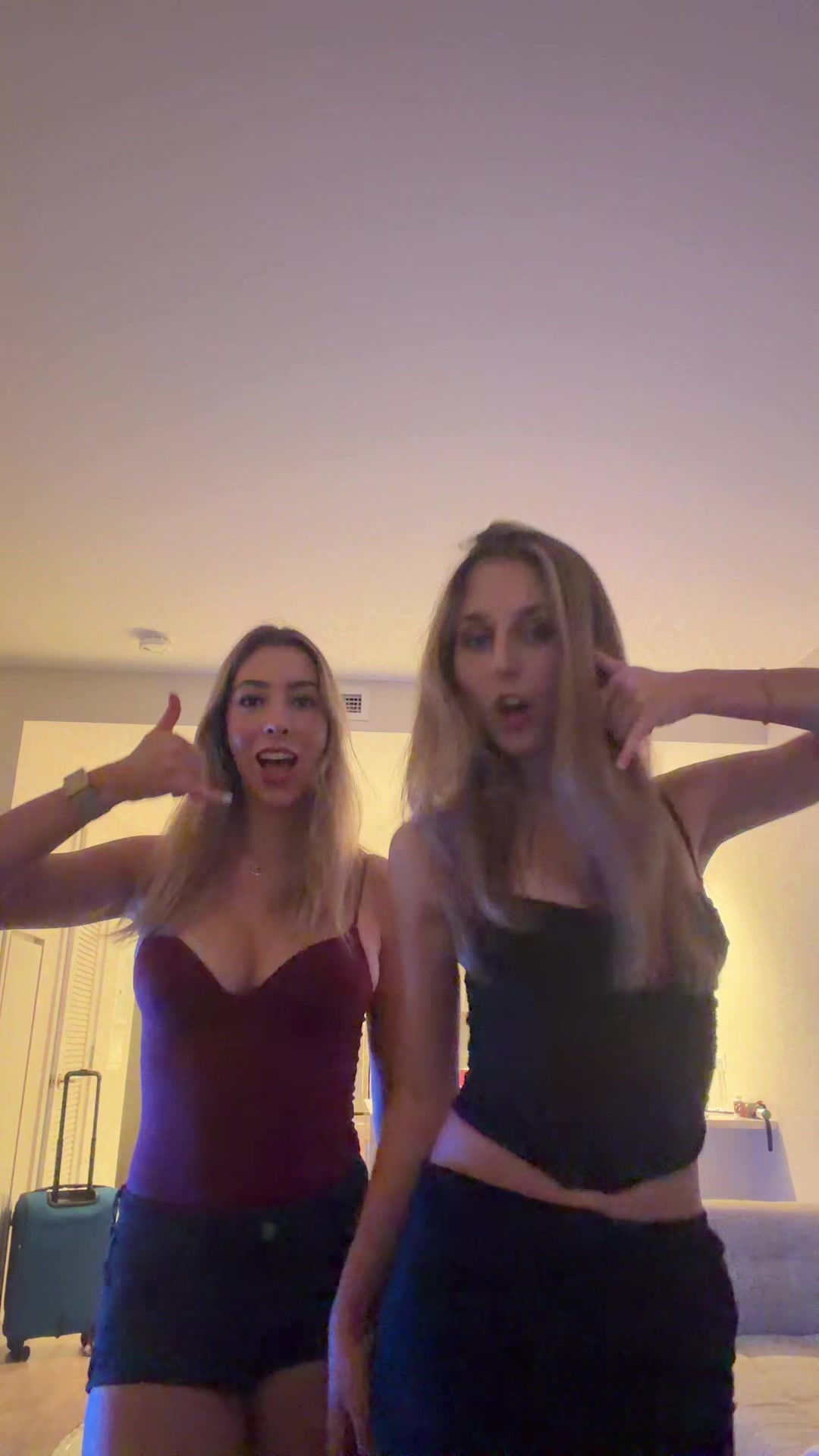 @dillydallying