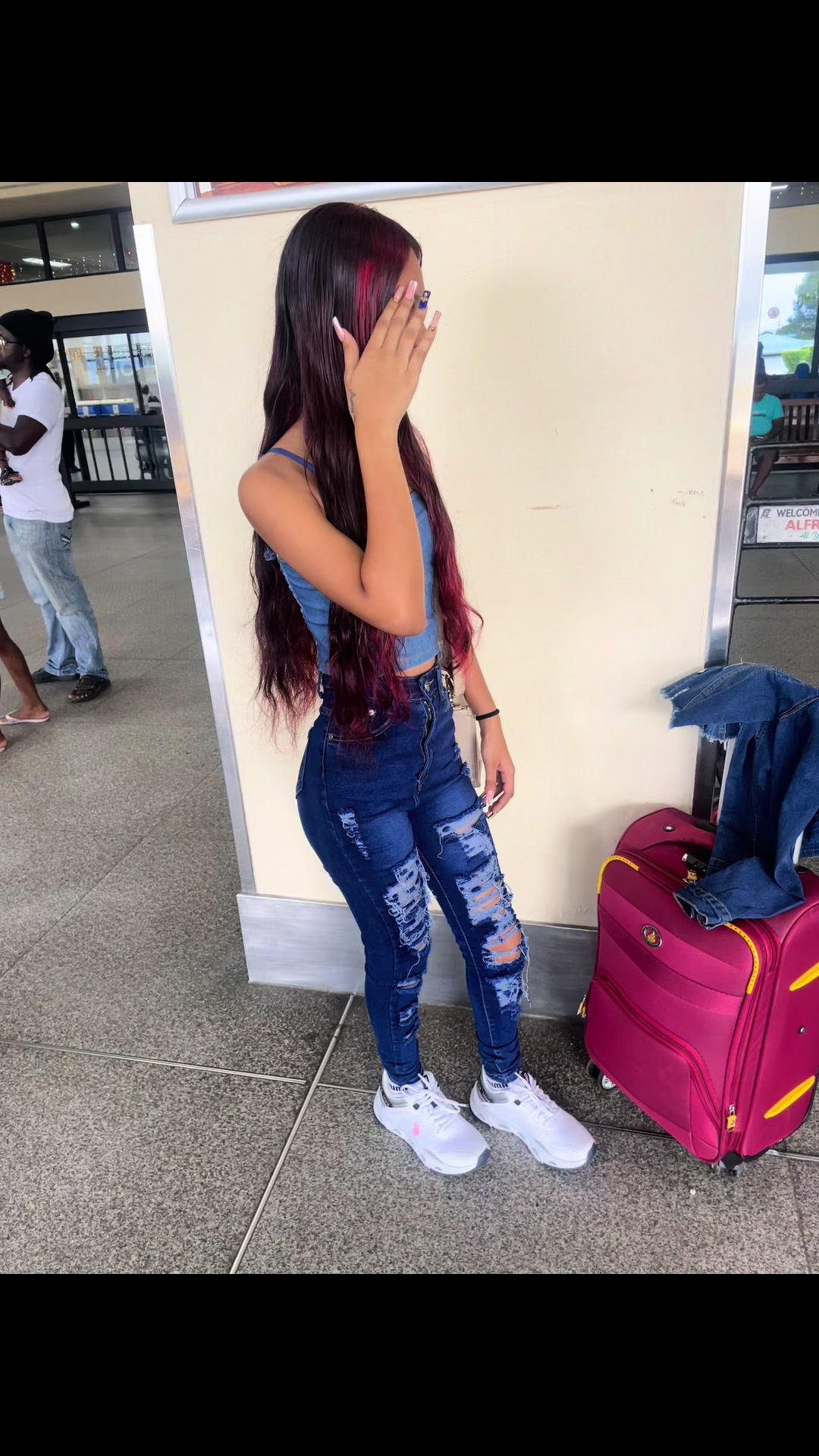 @Chica🪐