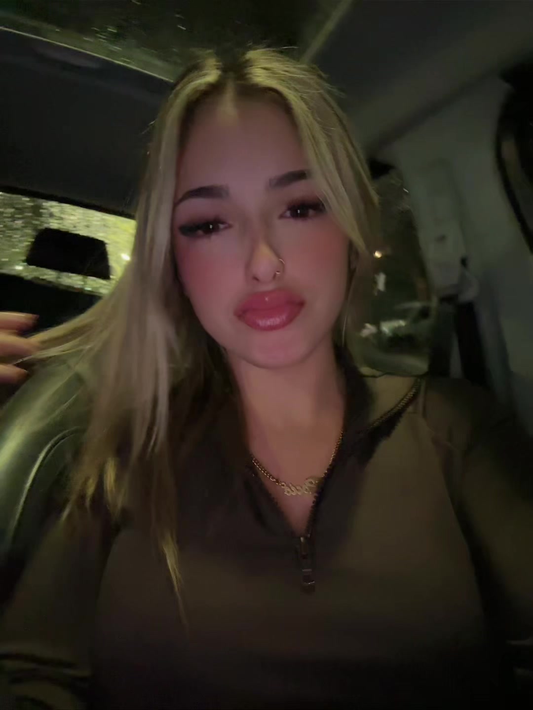 @Rochii12