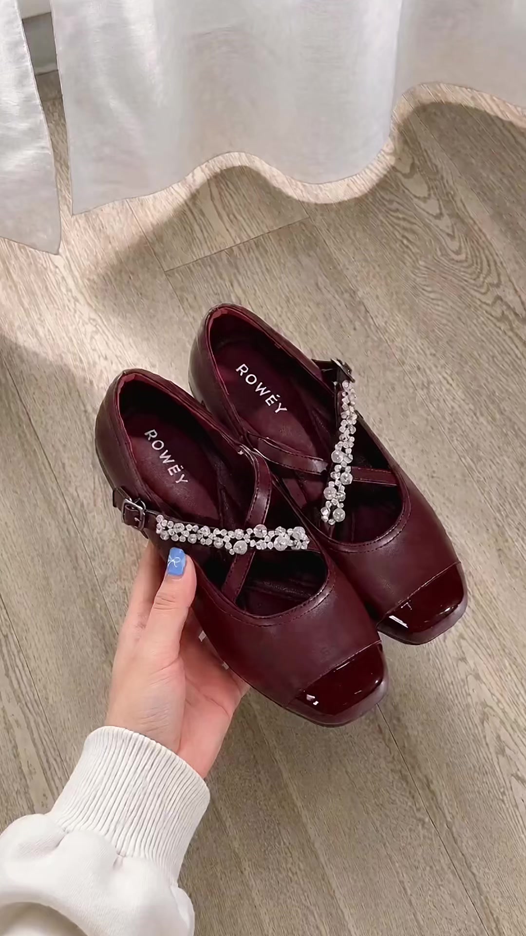 @disinisepatu