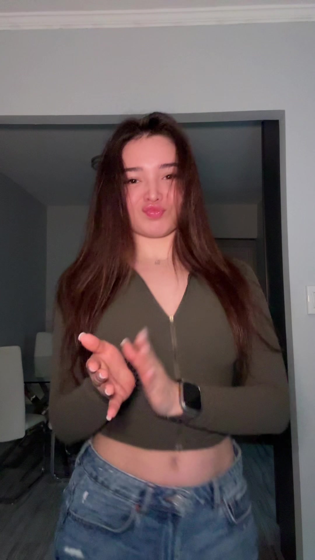 @alishashakirova