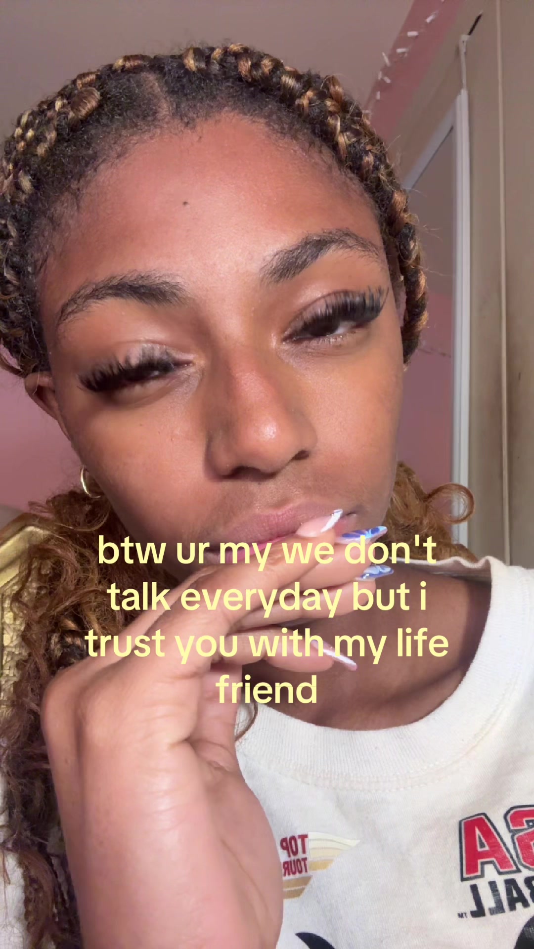 @shaniya ᥫ᭡.