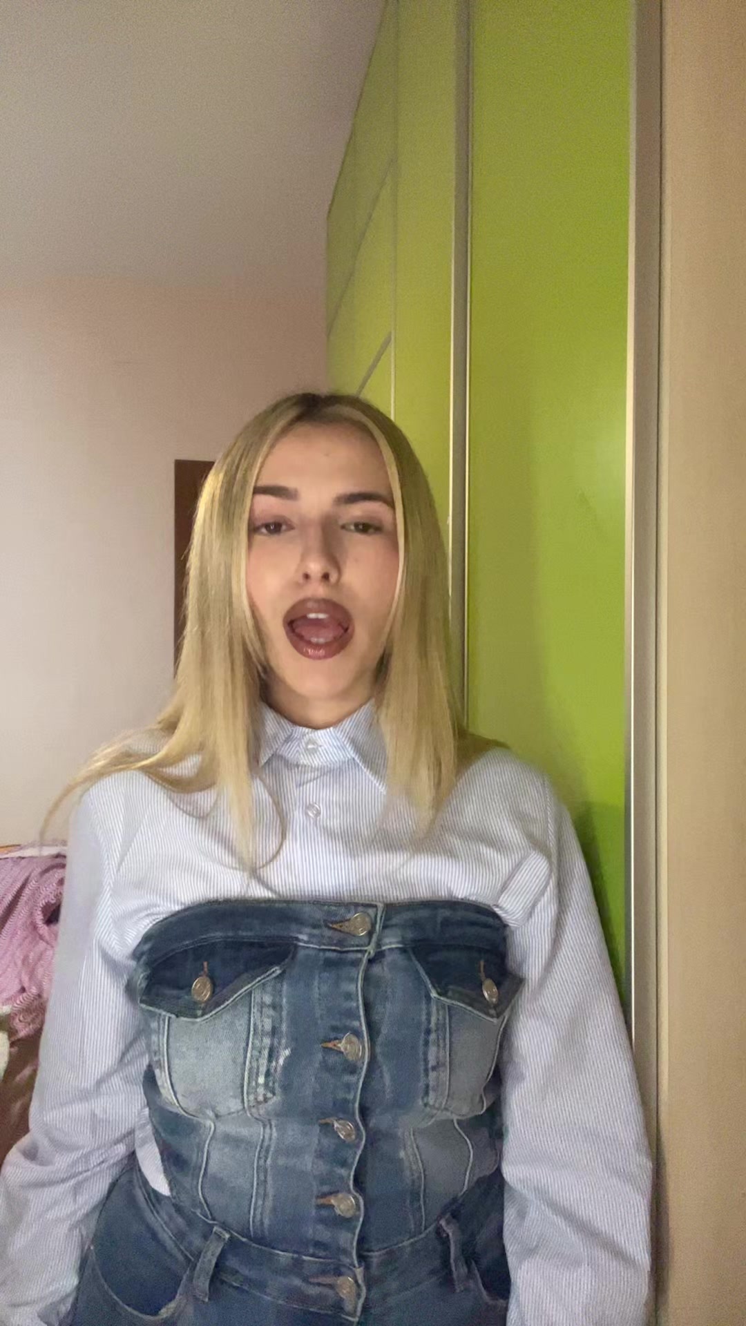 @angela