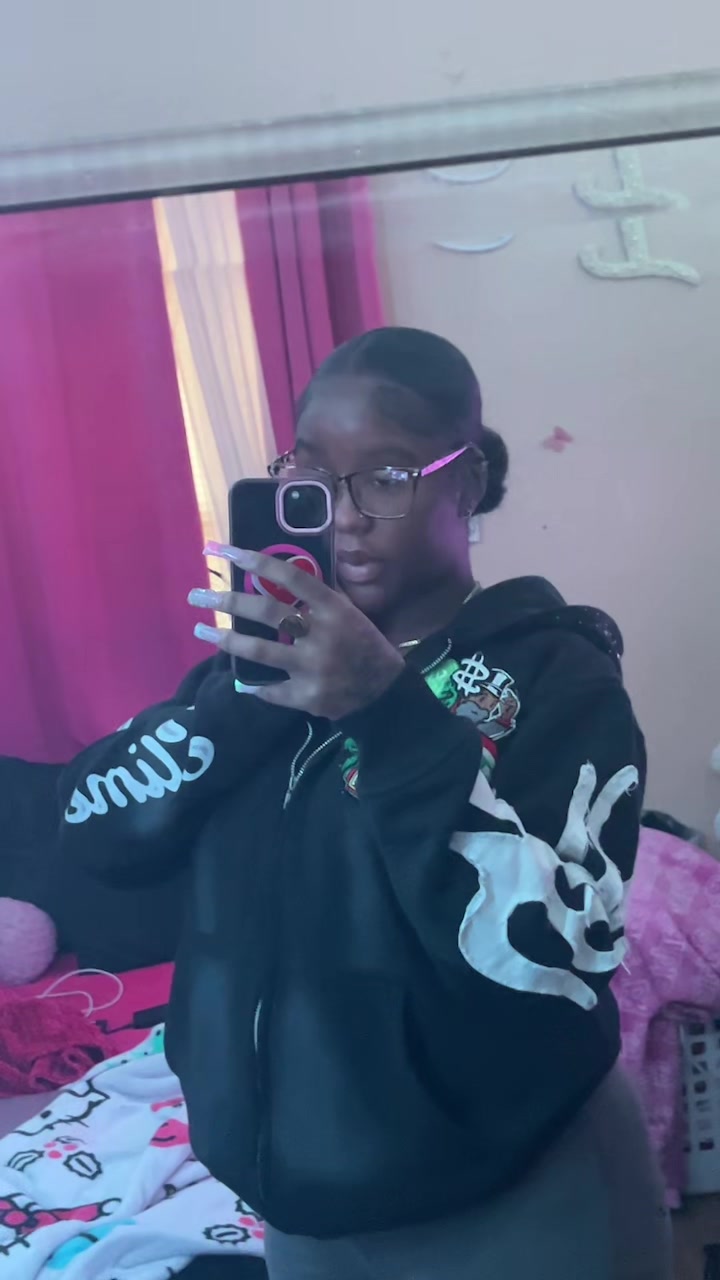 @theyyyluviceyy