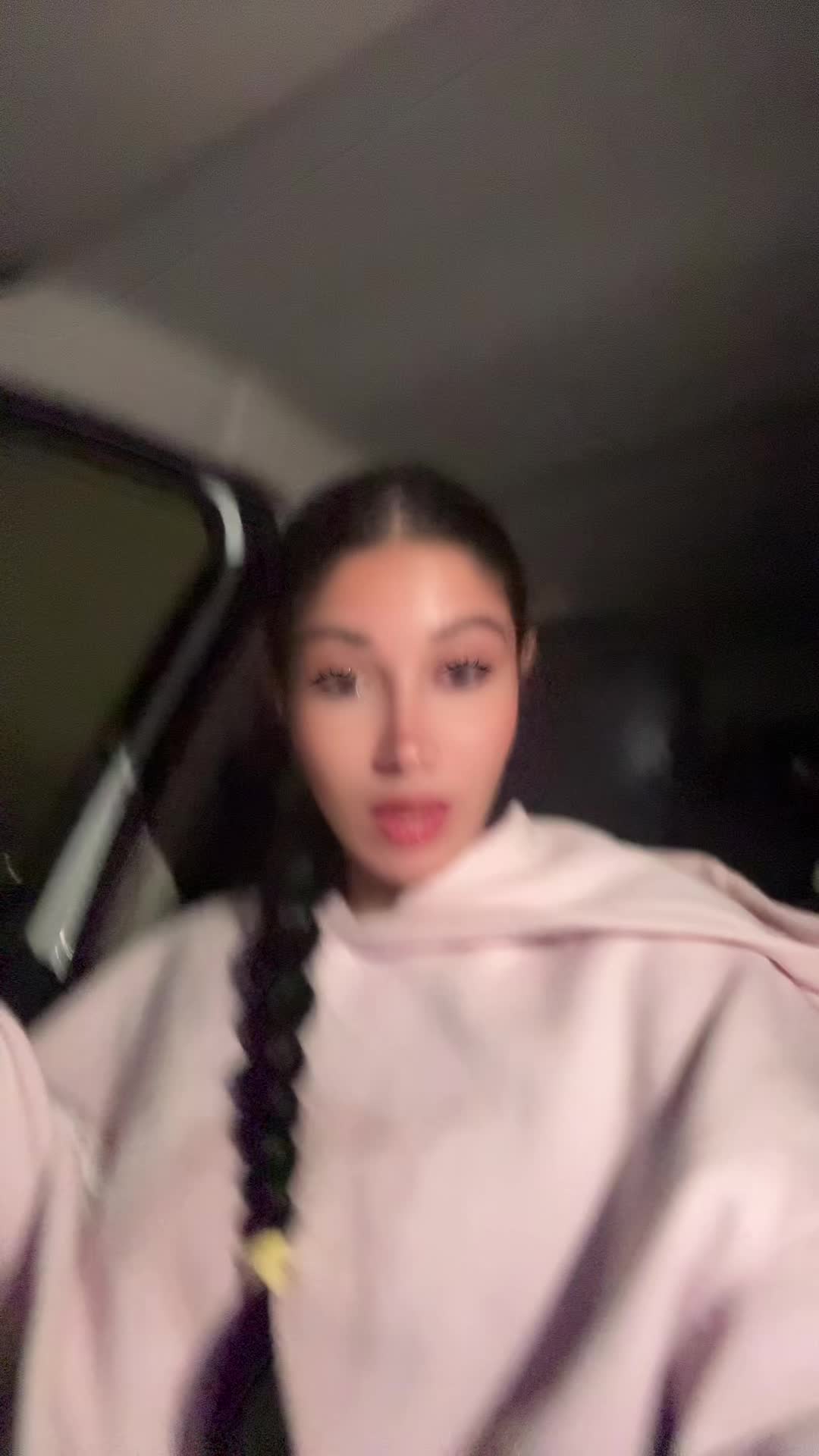 @arianazareei__