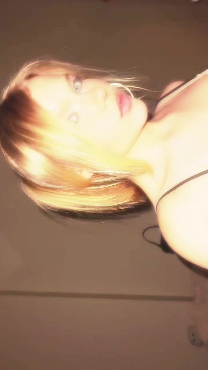 @blondinkaaaa