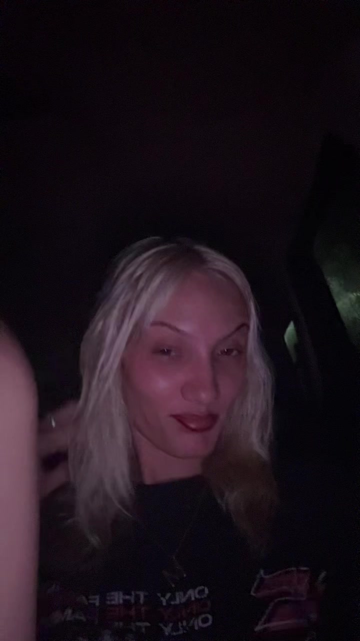 @hollywright23