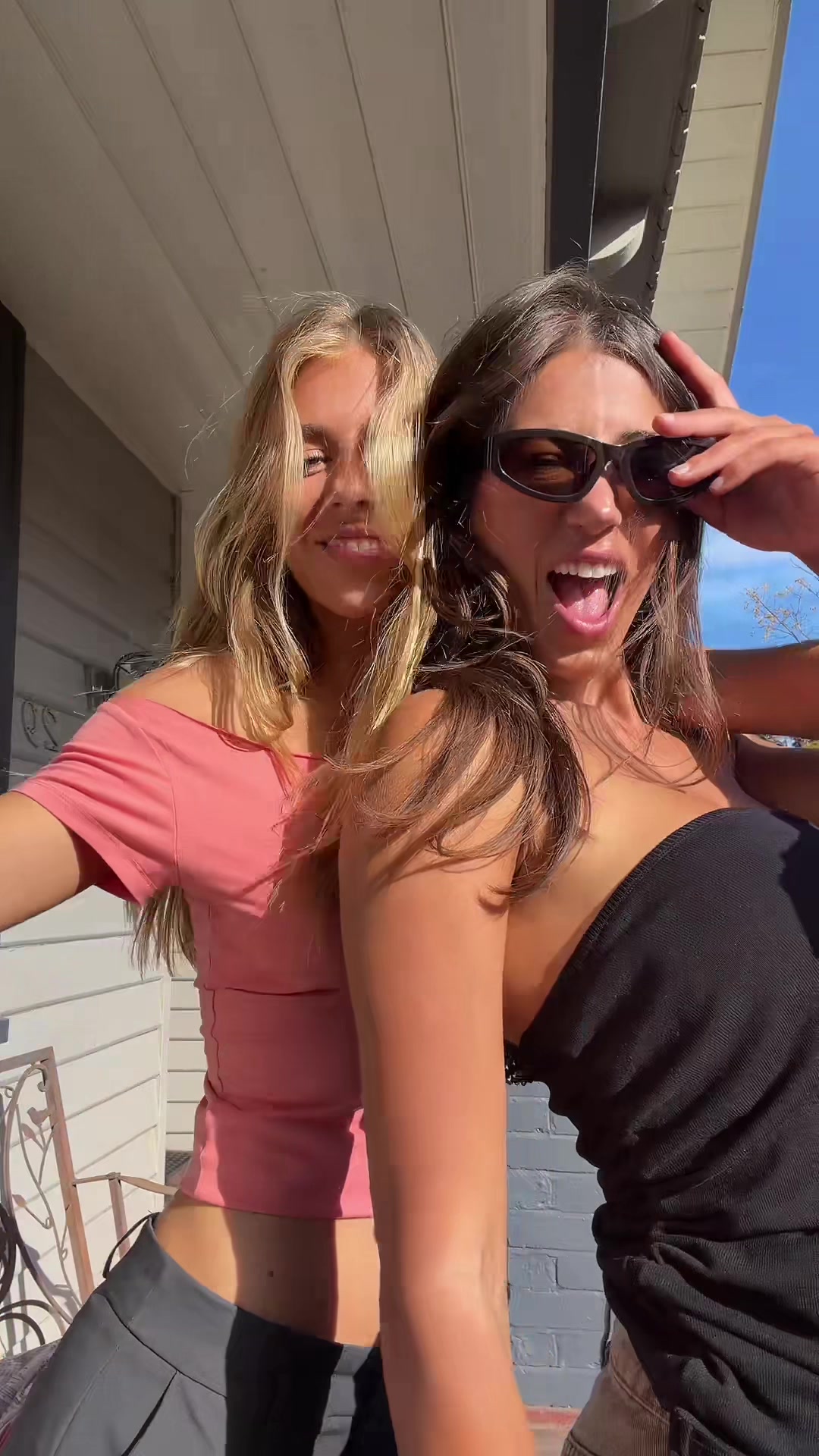 @bellapanaa