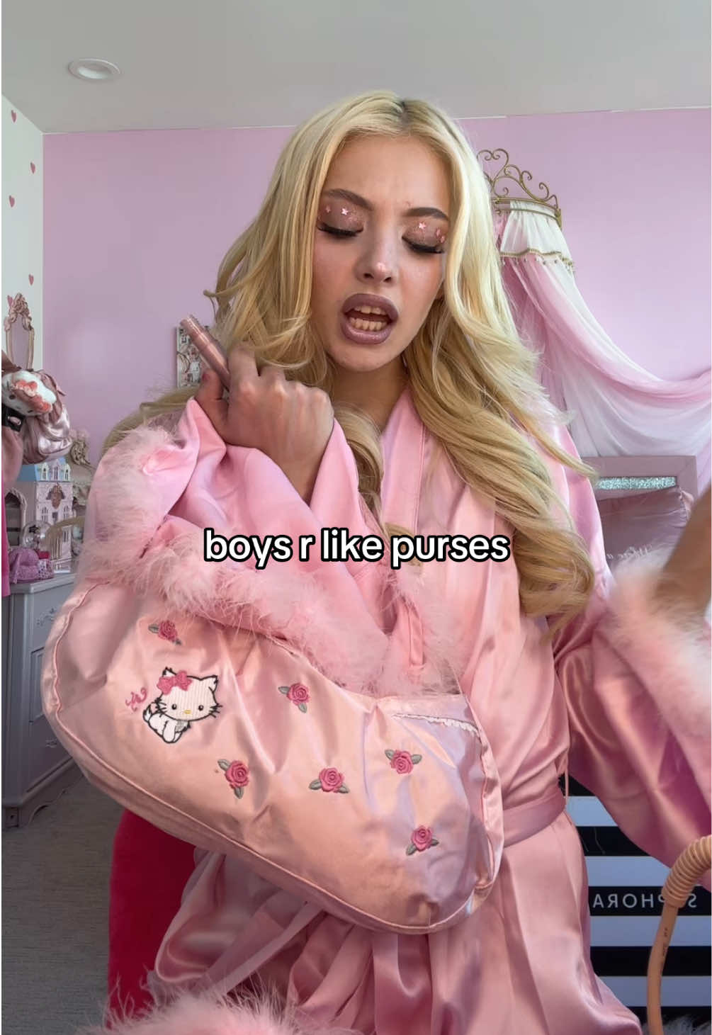 @mo