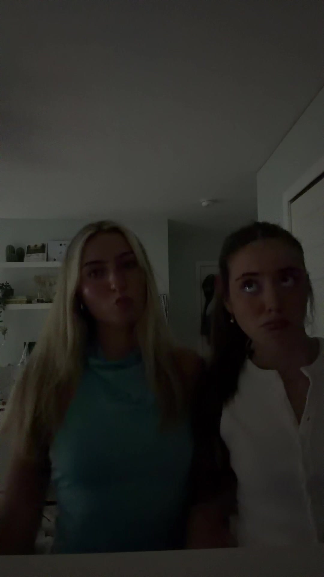 @vivienne