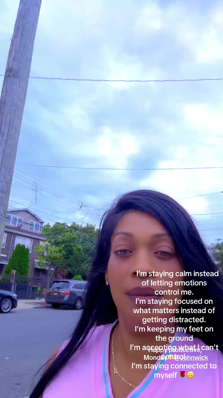 @Pretty Eye Sharline ♈😈