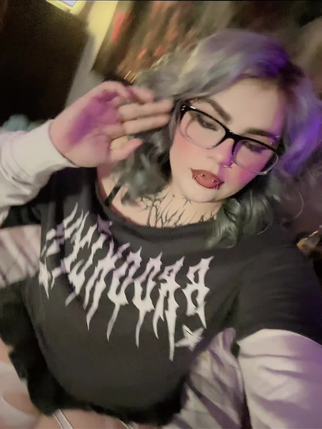 @Dead_hamster_puxxy