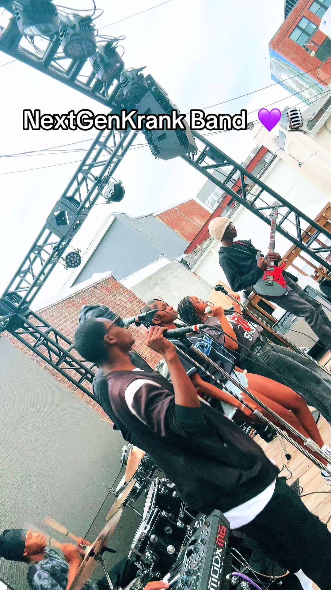 @Wavy🎙️🖤