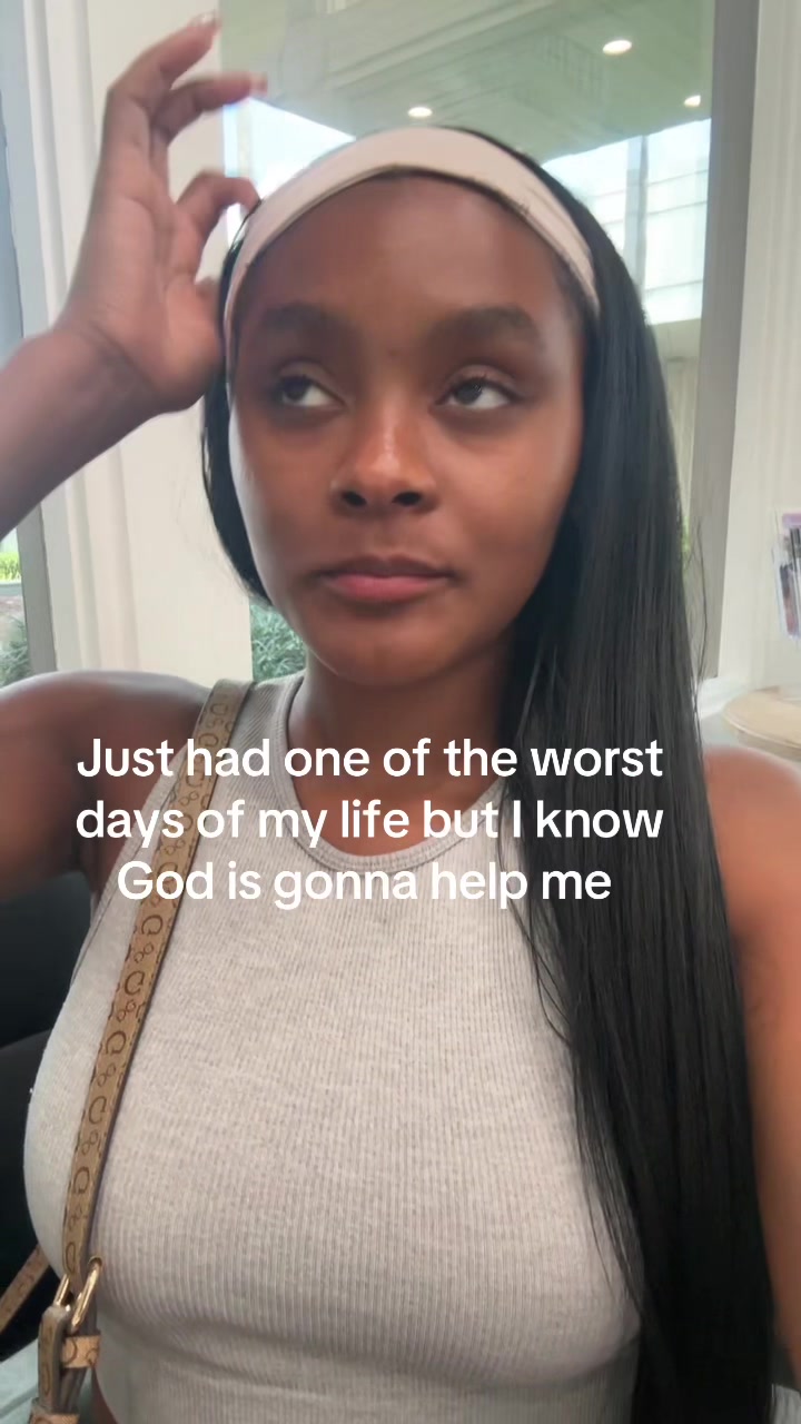 @SydneyThaBhaddest