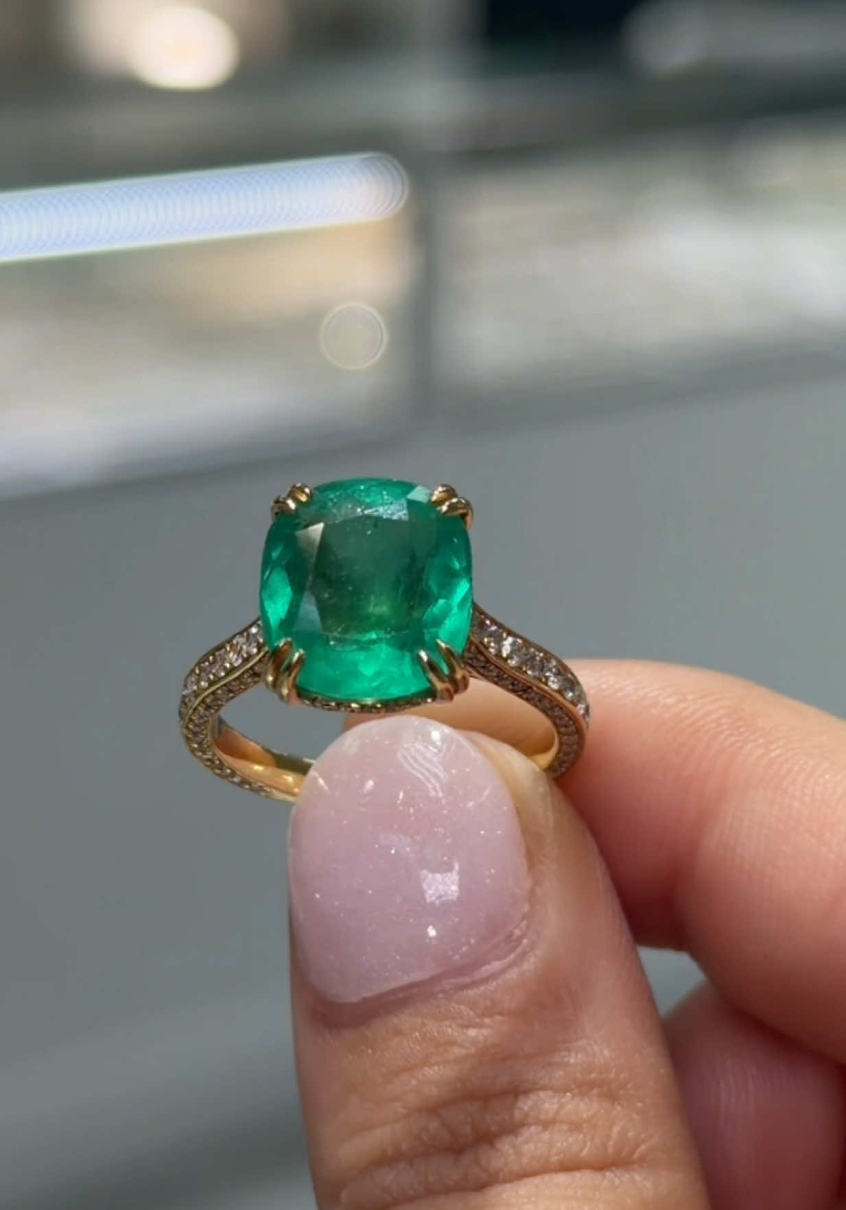 @JR Colombian Emerald