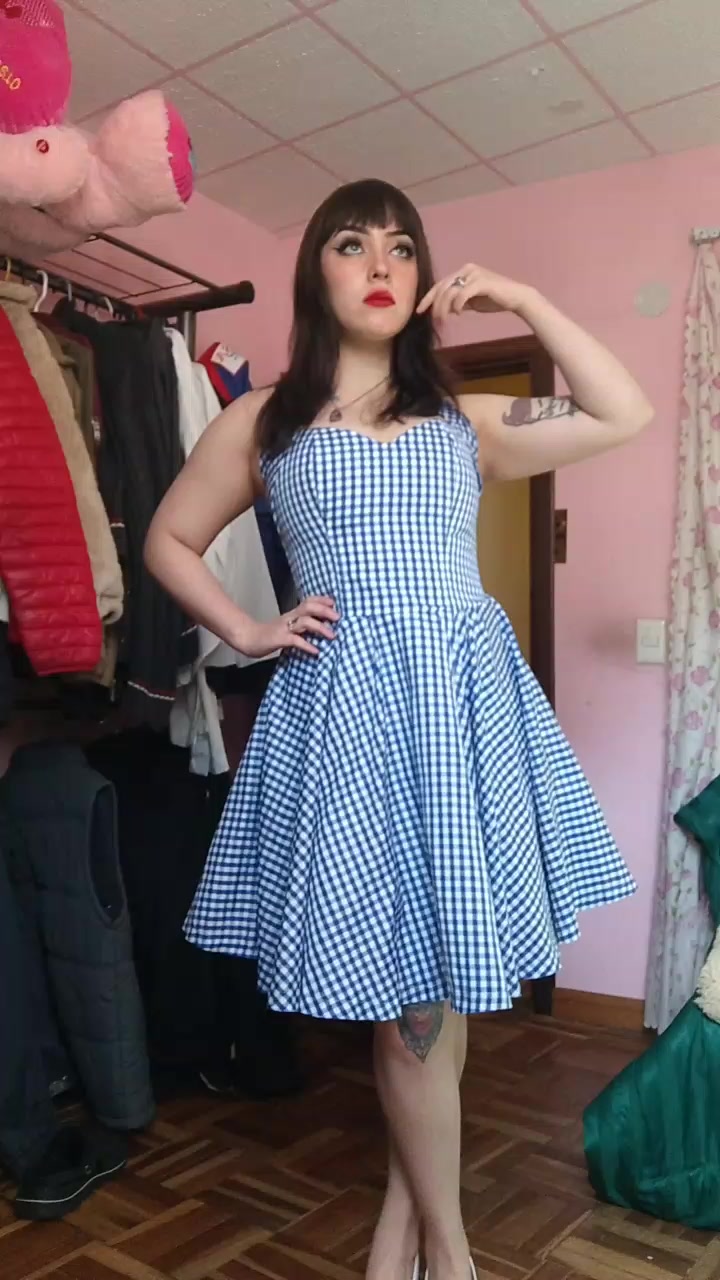 @StrawberryCake🇧🇴