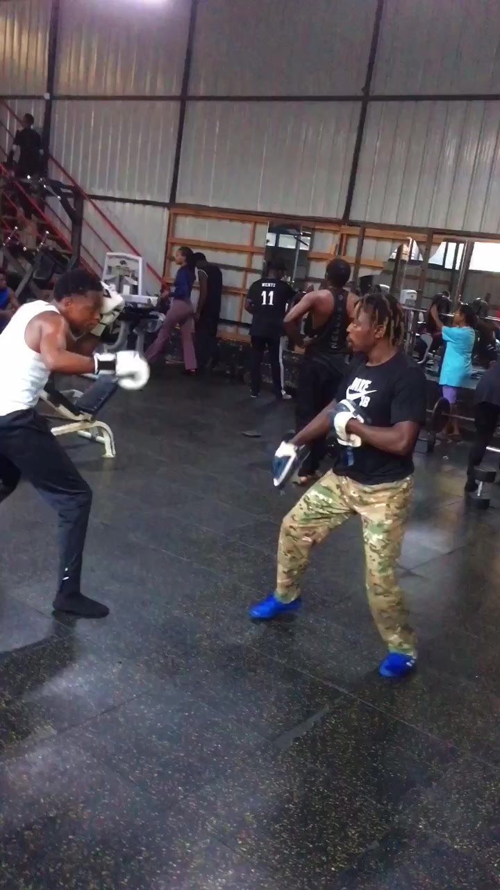 @TheAnimalOuna🦍…