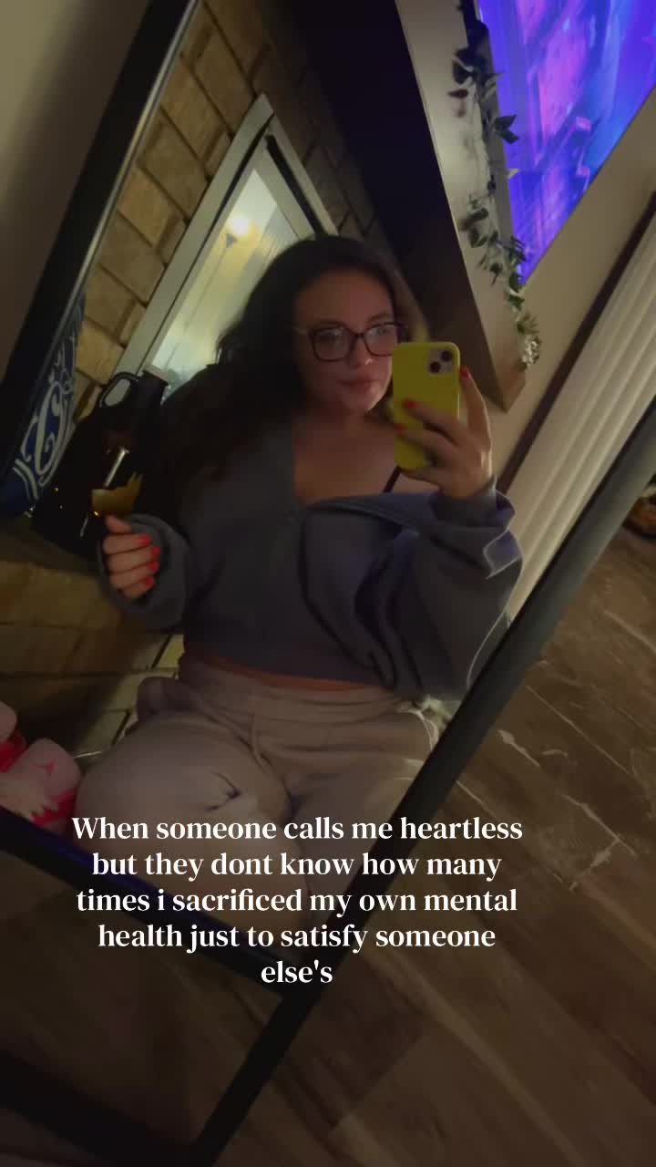 @HotAshMess 🌸