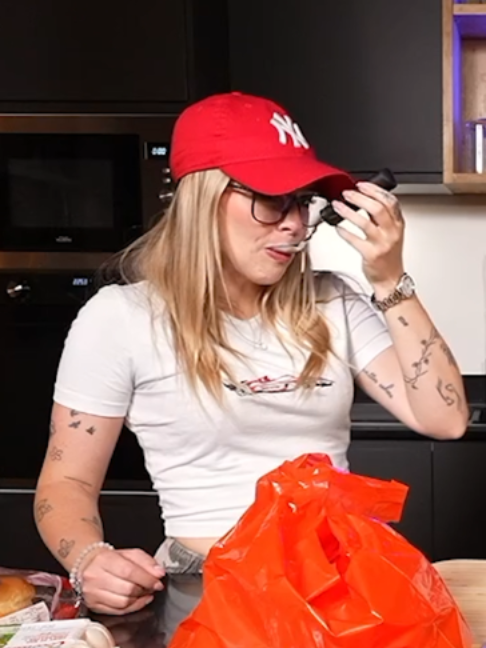 @Cocottee_