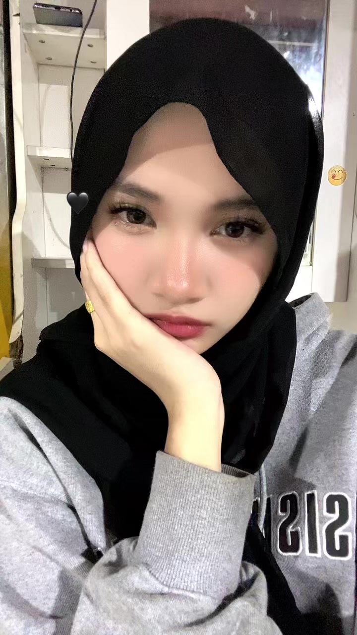 @lyna1605