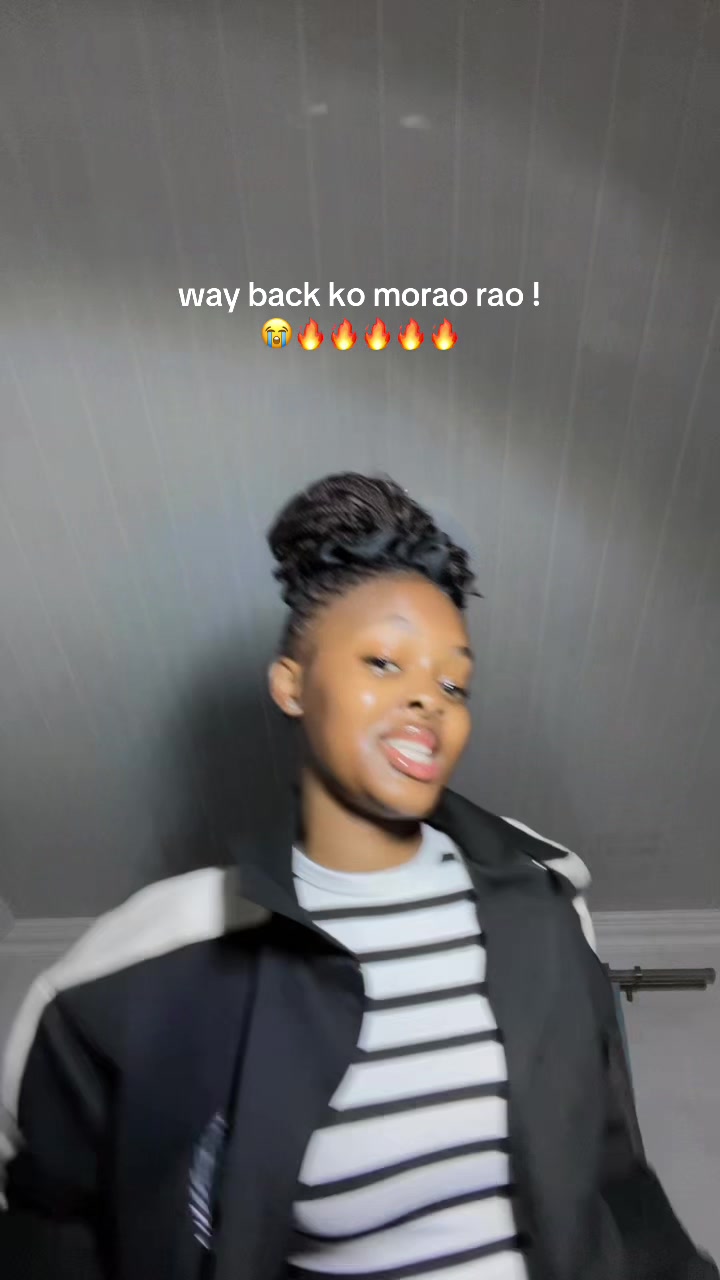 @🐼