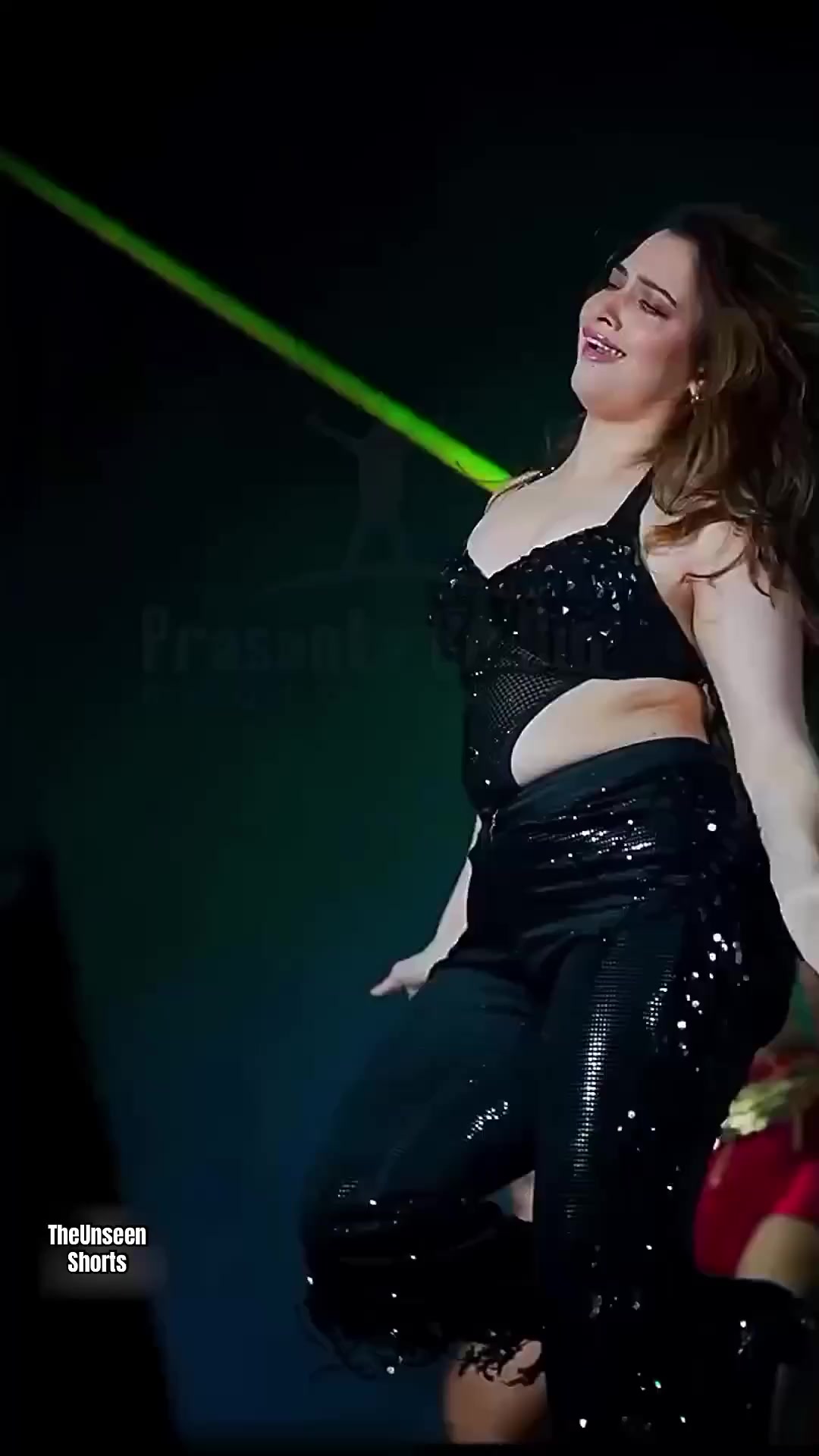 @Dance cute actres Live💃💃💃🌹