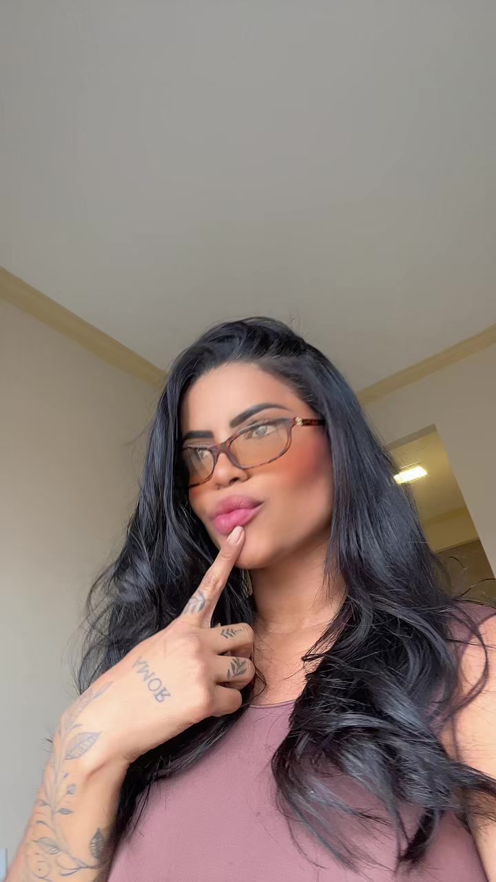 @Lara Cristiny